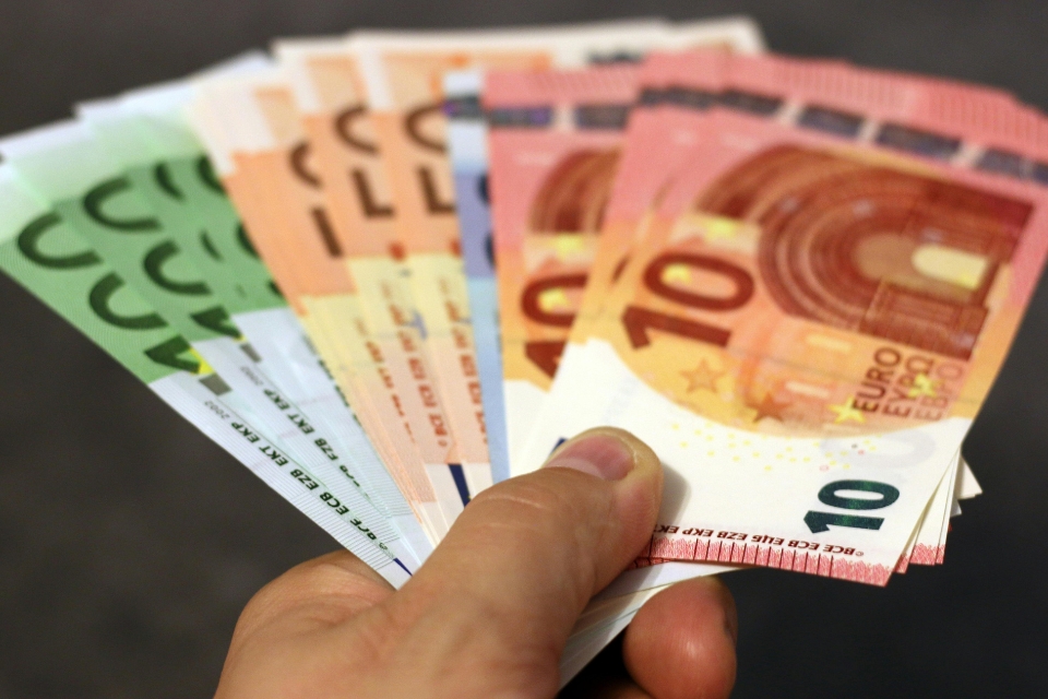 丹麦将公民身份费提高至 6,000 克朗