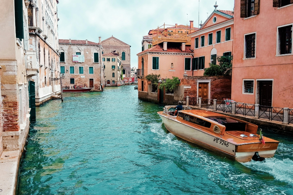 威尼斯旅游税审判以未能终止过度旅游而告终