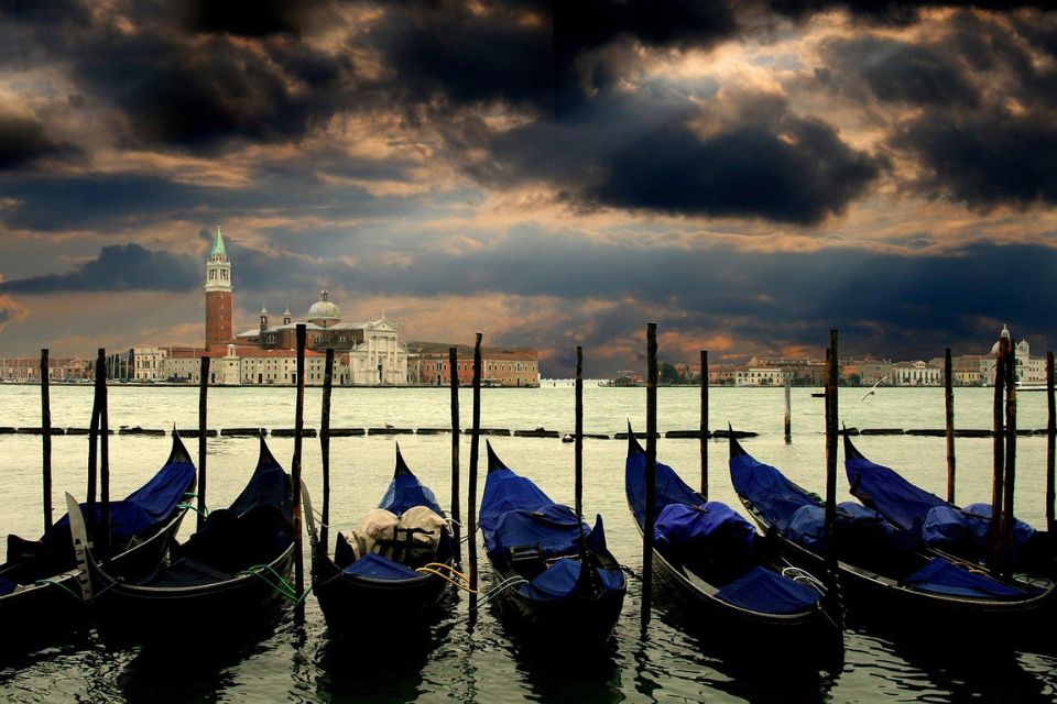 威尼斯通过禁止团体和演讲者进入来应对大众旅游